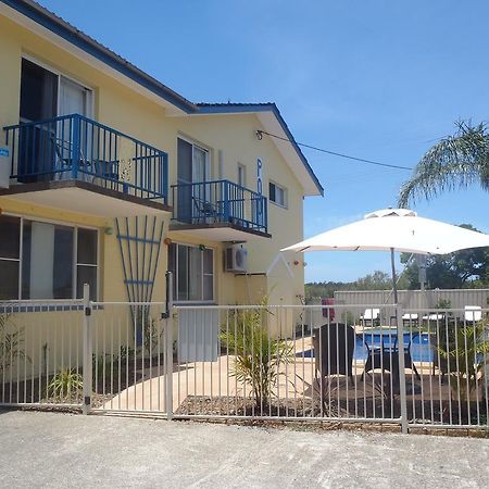 Harrington Village Motel Manning Point Extérieur photo