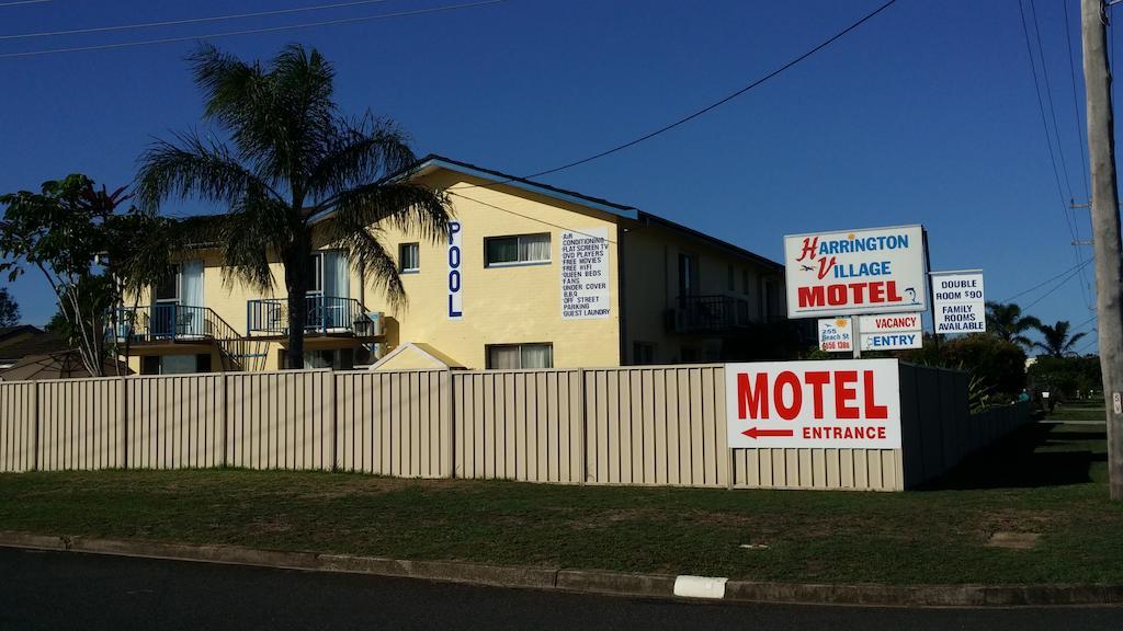 Harrington Village Motel Manning Point Extérieur photo