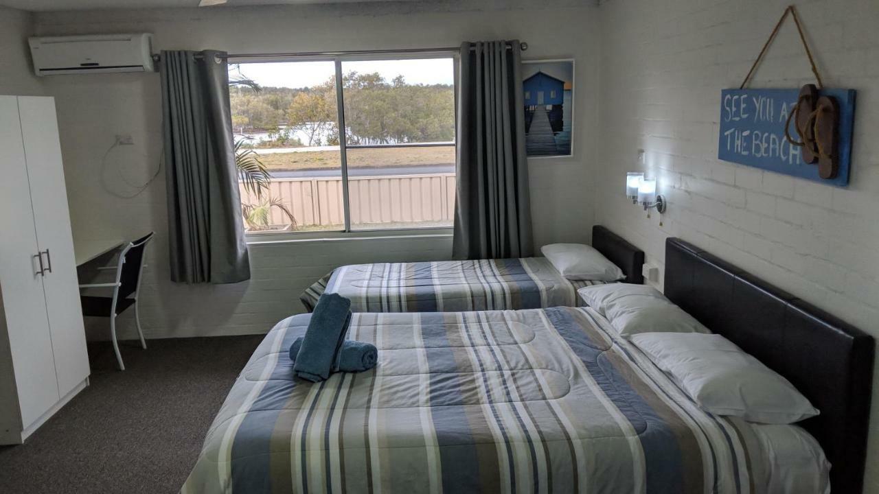 Harrington Village Motel Manning Point Extérieur photo