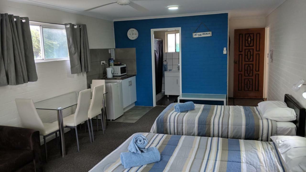 Harrington Village Motel Manning Point Extérieur photo