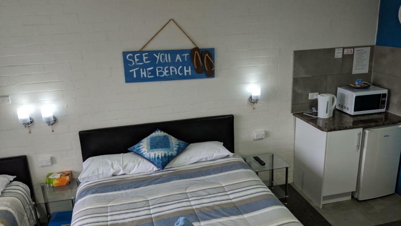 Harrington Village Motel Manning Point Extérieur photo
